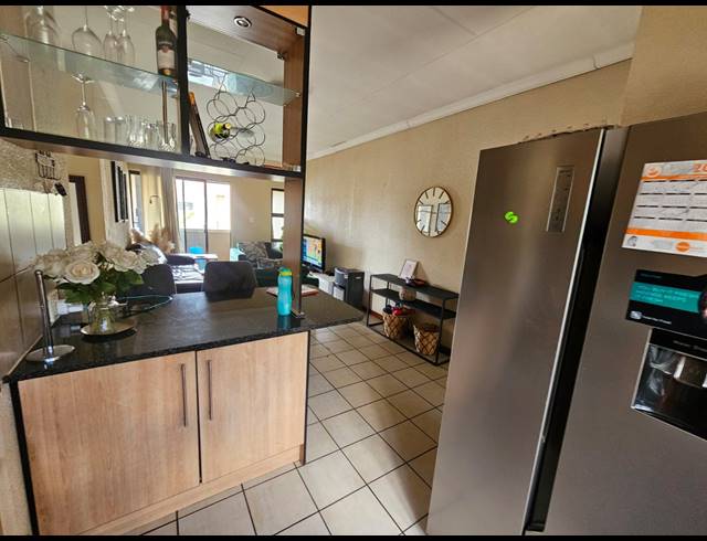 2 BEDROOM FLAT FOR SALE IN SASOLBURG EXT 23